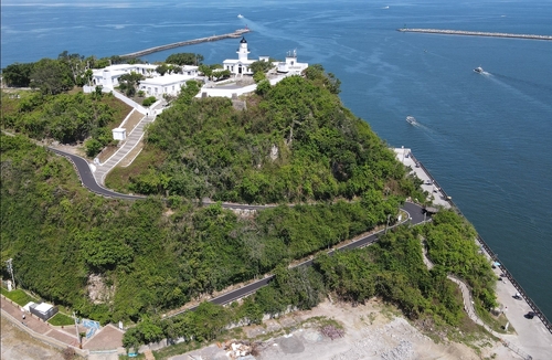 旗津燈塔登山步道煥新登場，賞景喝咖啡更輕鬆。