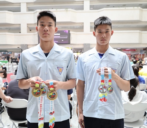 漾新聞|雙胞胎水中飛魚奪5牌！母親初心成就泳壇新星