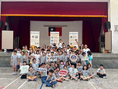 漾新聞|孩子印出海洋心聲！「校服翻轉」首登宜蘭種下41棵樹