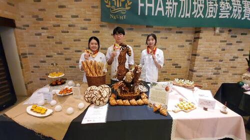 烘焙系蔡昀蓉、林裕憲、何佳蓉創下兩金一銅佳績