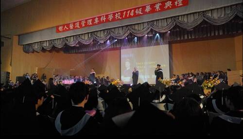 師長們精彩演出，現場氛圍熱烈沸騰