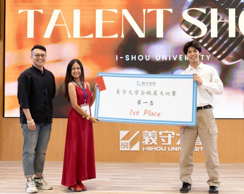 優秀獎-朱妍(台灣) -英語演講(照片來源：義守大學提供)。