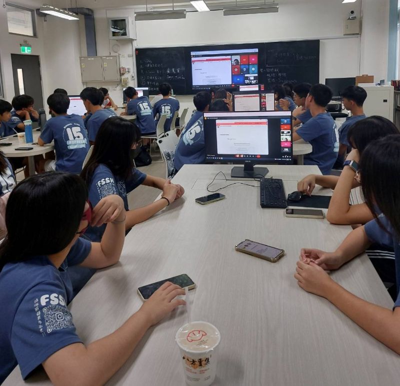 竹科實中周慧蓮老師線上介紹跨校遠距雙語數學教學模式，突破地域藩籬，開創教學創新與多元合作的新篇章