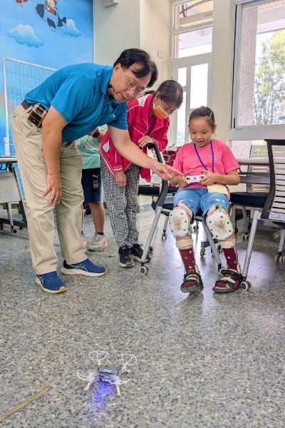 漾新聞|無人機雙語營爆滿！小學生嗨喊超好玩