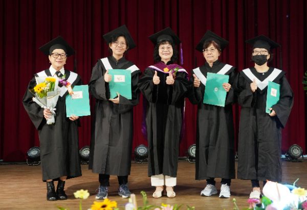 漾新聞｜泰國副總會長返台致詞掀高潮！高雄空大畢典嗨翻天