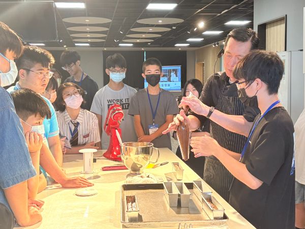 漾新聞|AI玩出未來！義守大學營隊爆滿開跑