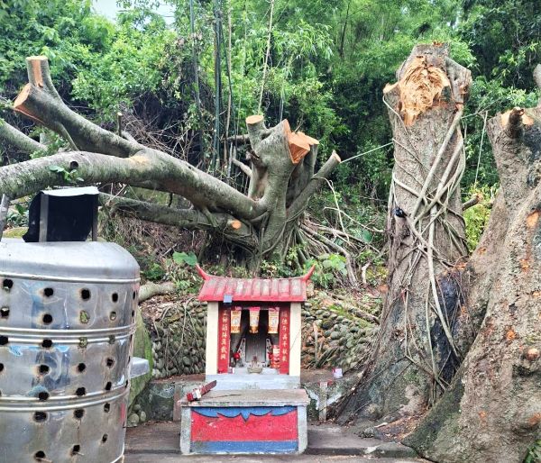 漾新聞| 旗山東平里長石正忠服務優良救災助災民脫困