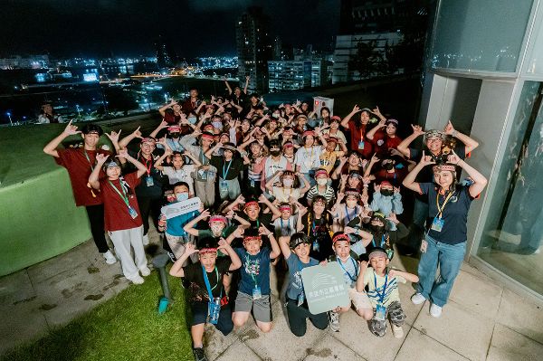 漾新聞｜藏書裡過夜太驚喜！圖書館變身精靈王國嗨翻學童