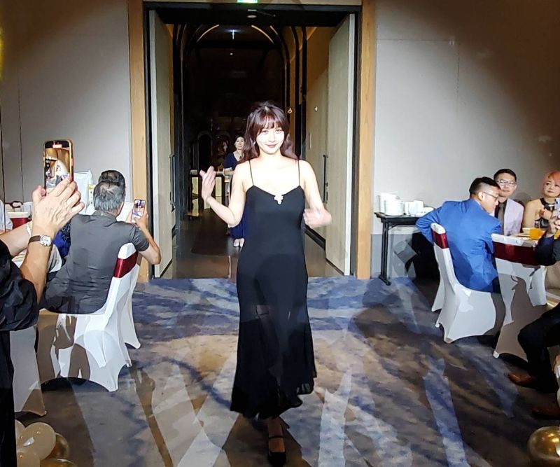 圖／遇見獅子會創新舉辦的珠寶走秀，價值15億，獅姐們充滿麻豆走秀，引起全場矚目。（記者陳雯萍攝）