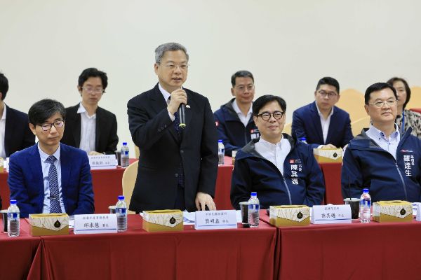 漾新聞|產業轉型挑戰大 陳其邁力挺扣件業：危機就是契機