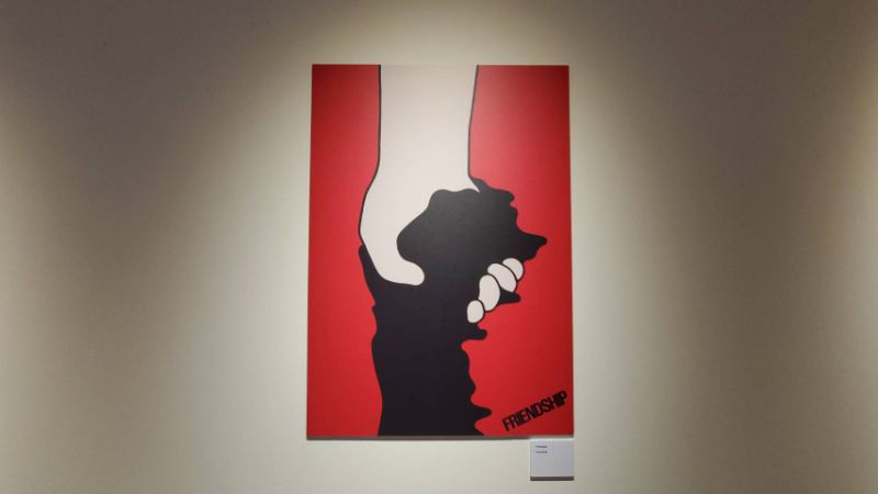 展出福田繁雄的海報展，難得一見。（記者陳雯萍攝）