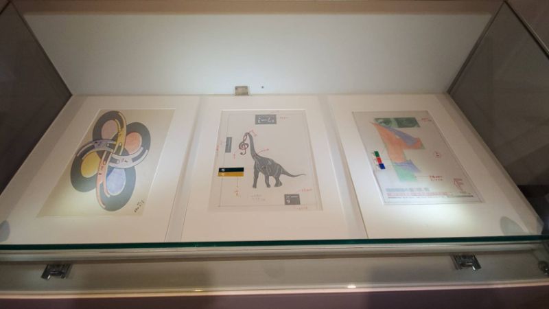 展出福田繁雄的設計手稿，難得一見。（記者陳雯萍攝）