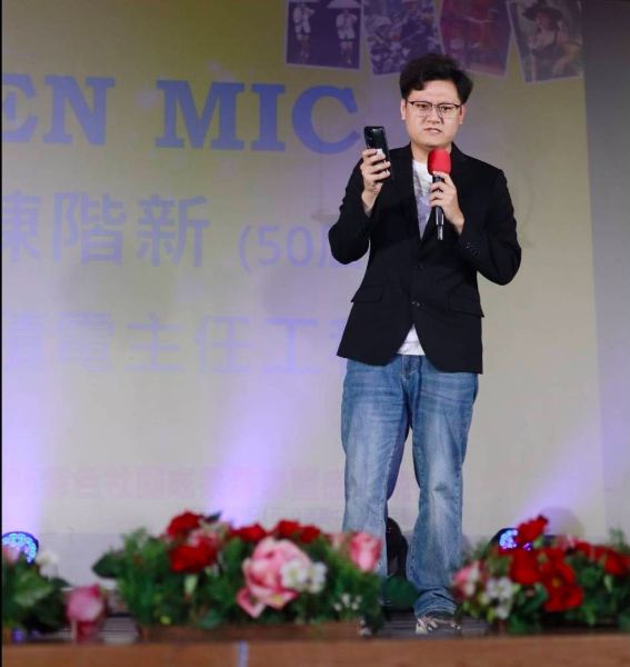 「OPEN MIC」立志第50屆電子科的畢業學長－台積電主任工程師陳階欣分享。