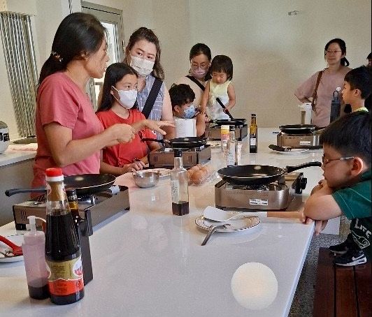 一顆麻油蛋連結土地與童年 黃埔客站食農教育飄香登場 一顆麻油蛋連結土地與童年 黃埔客站食農教育飄香登場