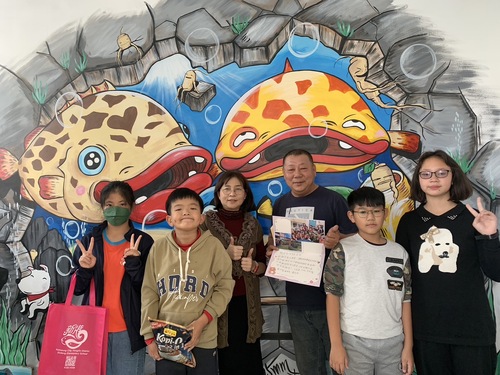 漾新聞|「集全村的力量來照顧我們的孩子」新港國小實現出國夢寫卡感恩社區賢達